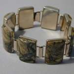 Браслет из Сенгилита<br> (оправа нейзильбер)