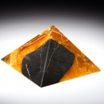 Пирамида из камня Симбирцит