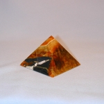 Пирамида из камня Симбирцит