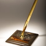 Подставка под ручку из камня Симбирцит