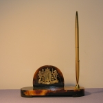 Подставка под ручку из камня Симбирцит