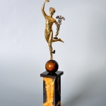 Статуэтка из камня Симбирцит