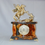 Часы из камня Симбирцит