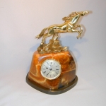 Часы из камня Симбирцит