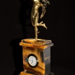 Часы из камня Симбирцит