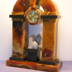 Часы из камня Симбирцит