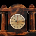 Часы с колоннами из камня Симбирцит