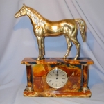 Часы из камня Симбирцит