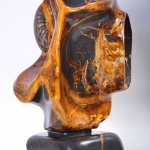 Скульптура с Аммонитом