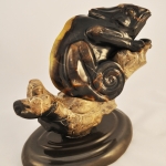 Хамелеон. Резьба по камню Симбирцит