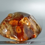 Глыба из камня Симбирцит