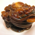 Лягушка. Резьба по камню Симбирцит