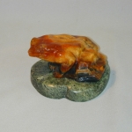 Лягушка. Резьба по камню Симбирцит