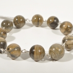 Браслет из Сенгилита 