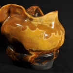 Ваза резная из камня Симбирцит