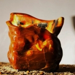 Ваза резная из камня Симбирцит